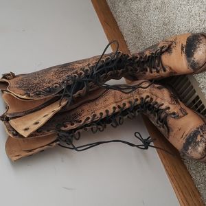 Bed stu lace up boot